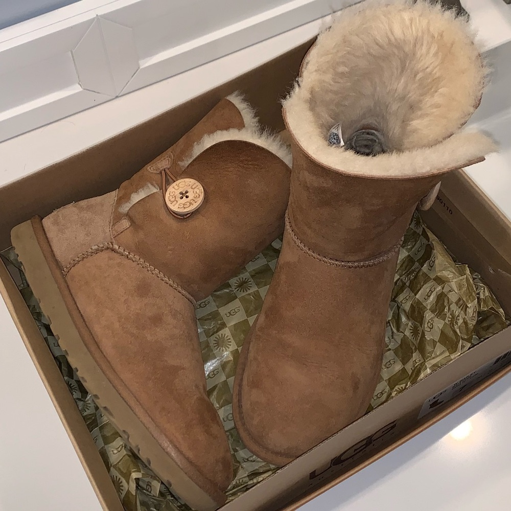 Chestnut Bailey Button Uggs - image 1